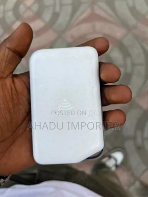 D-Link DWR-930m 4g Lte Wifi Mobile Router With Led Status