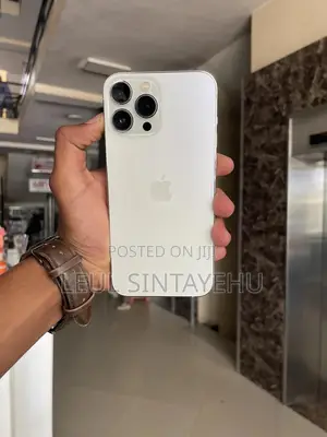 Photo - Apple iPhone 13 Pro Max 128 GB White