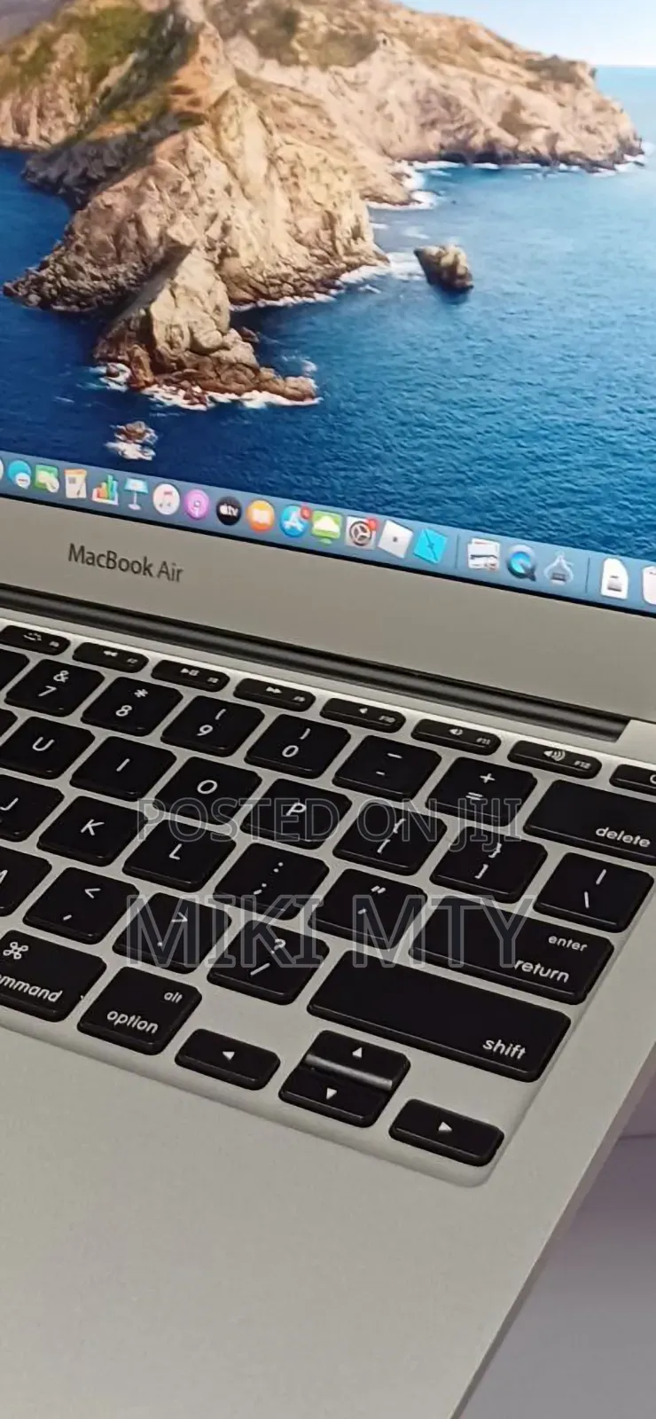 New Laptop Apple MacBook Air 2022 M2 4GB Intel Core I5 SSD 512GB