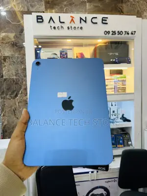Photo - New Apple iPad (2025) 128 GB Blue