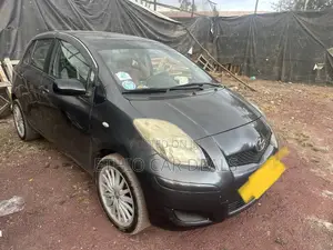 Toyota Yaris 2010 Black