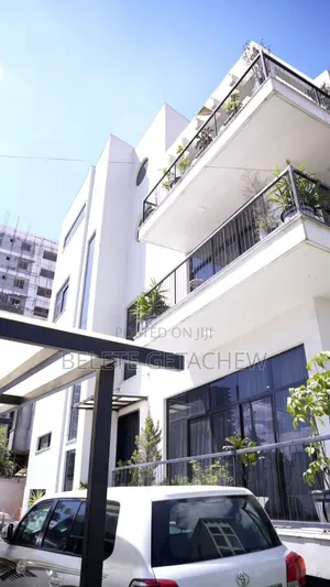 8bdrm House in Bole, G+3 Luxury for sale