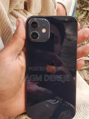 Photo - Apple iPhone 12 64 GB Black