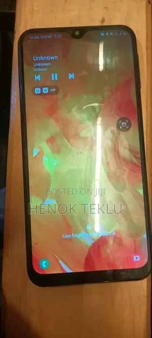 Photo - Samsung Galaxy M20 32 GB Blue