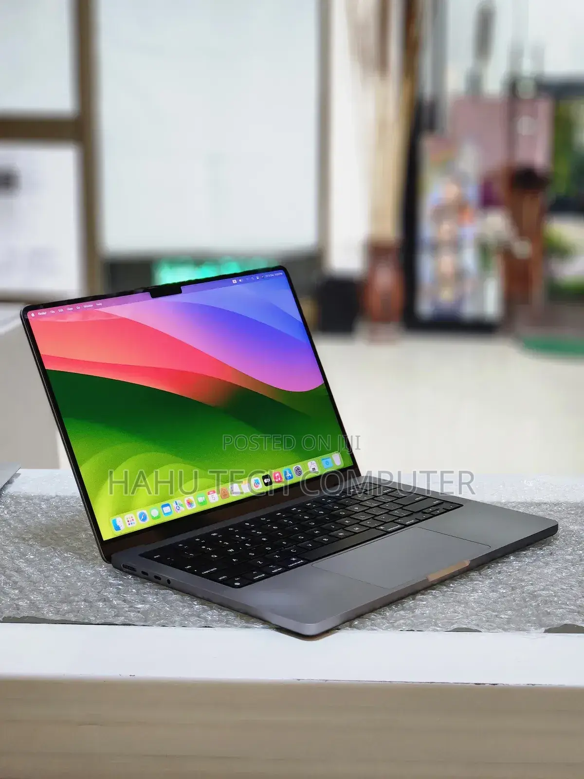 New Laptop Apple MacBook Pro 2021 M1 16GB Apple M1 Pro SSD 512GB
