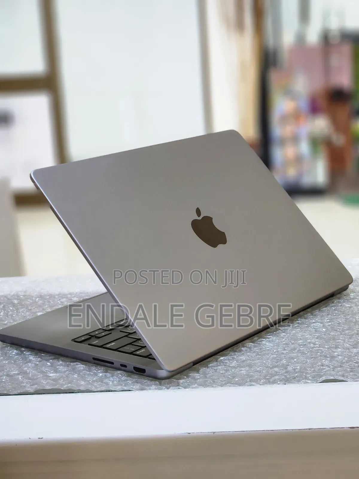 New Laptop Apple MacBook Pro 2021 M1 16GB Apple M1 Pro SSD 512GB