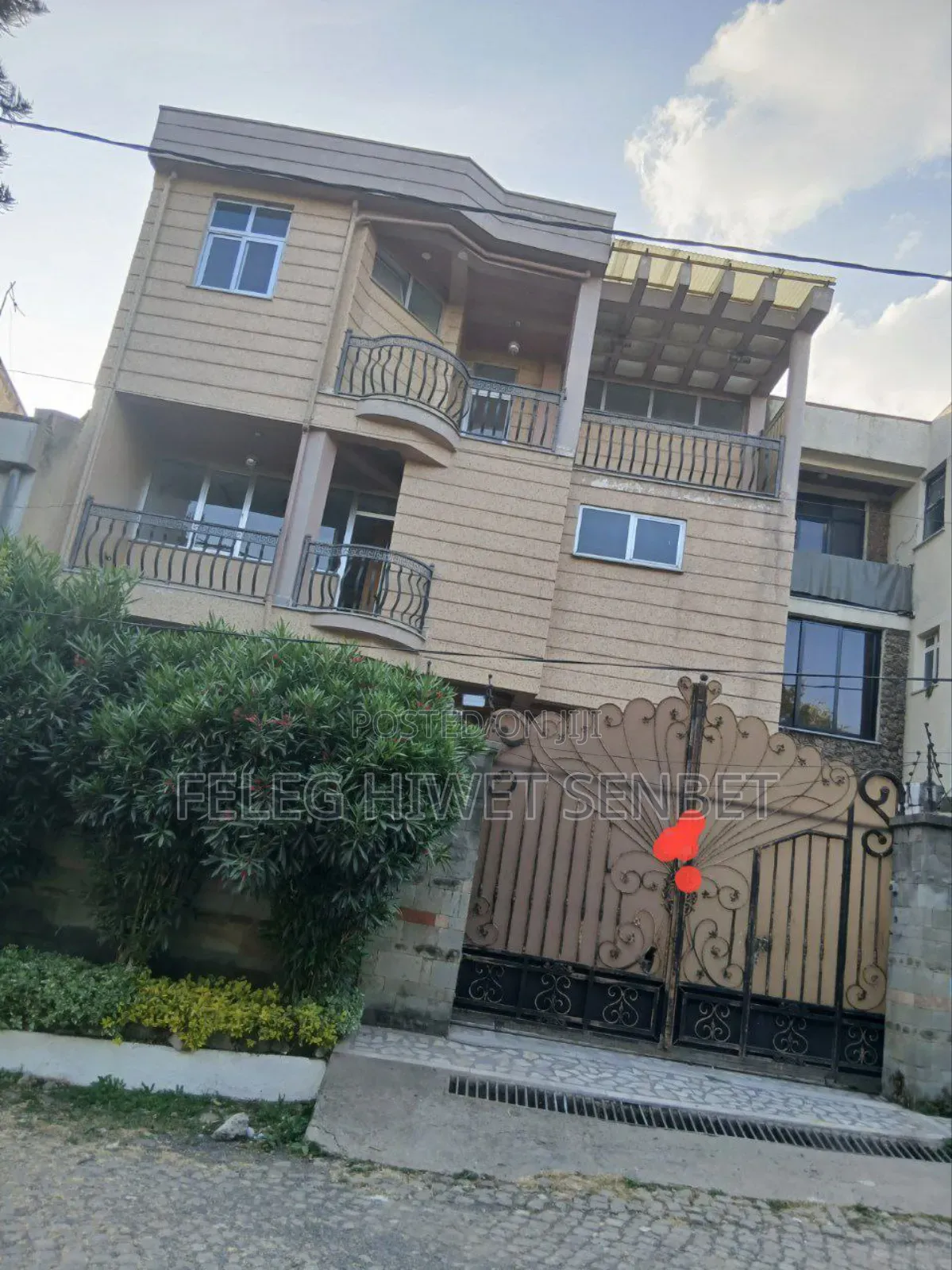 Furnished 5bdrm House in አአ, Bole for sale