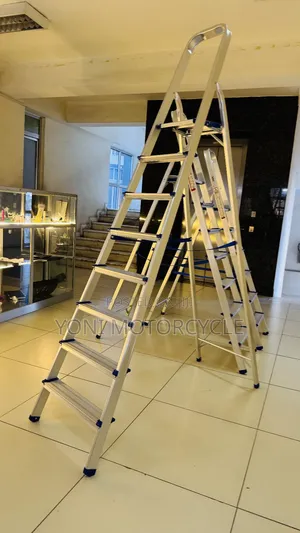 Photo - Aluminum Ladder0 Multifunctional Ladder 00working 0aluminum Ladder