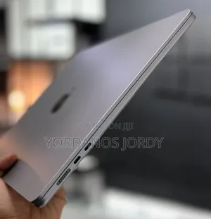 Photo - New Laptop Apple MacBook Air 2024 M3 15-Inch 8GB Apple M3 SSD 256GB