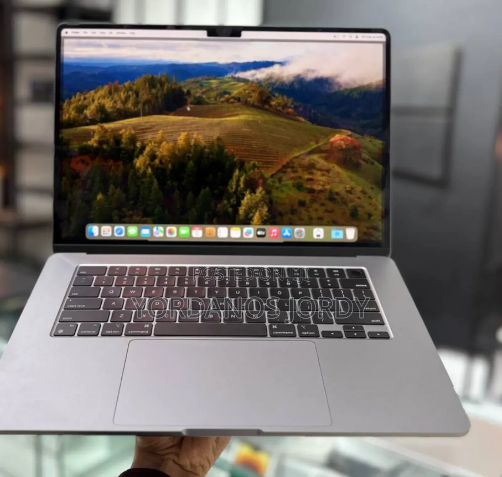 New Laptop Apple MacBook Air 2024 M3 15-Inch 8GB Apple M3 SSD 256GB