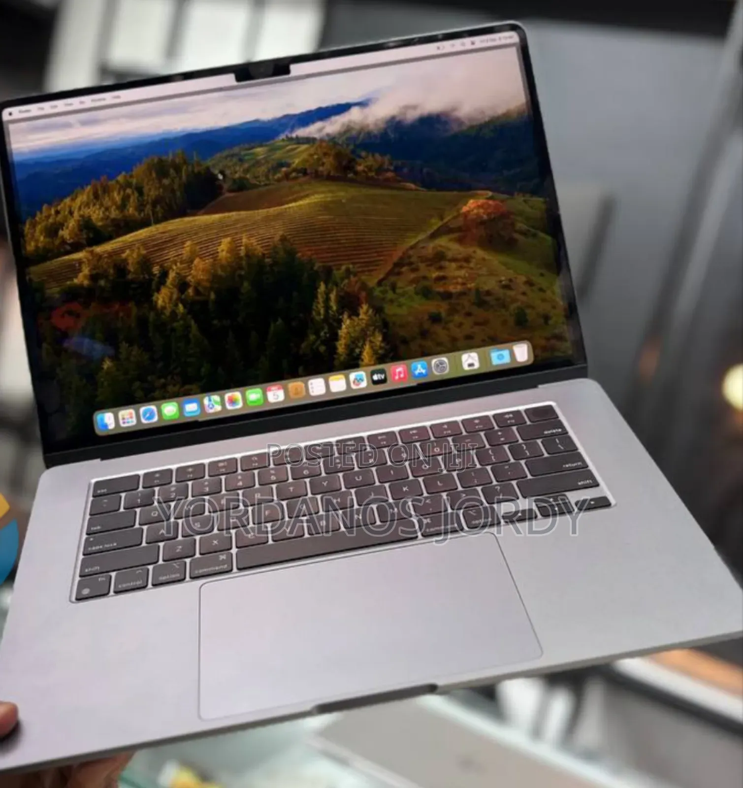 New Laptop Apple MacBook Air 2024 M3 15-Inch 8GB Apple M3 SSD 256GB