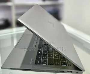 New Laptop HP ZBook Firefly 14 G7 16GB Intel Core I7 SSD 512GB