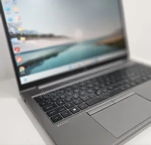 Photo - New Laptop HP 16GB Intel Core I7 SSD 1T