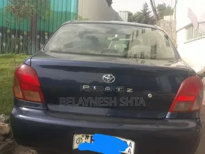 Toyota Platz 2001