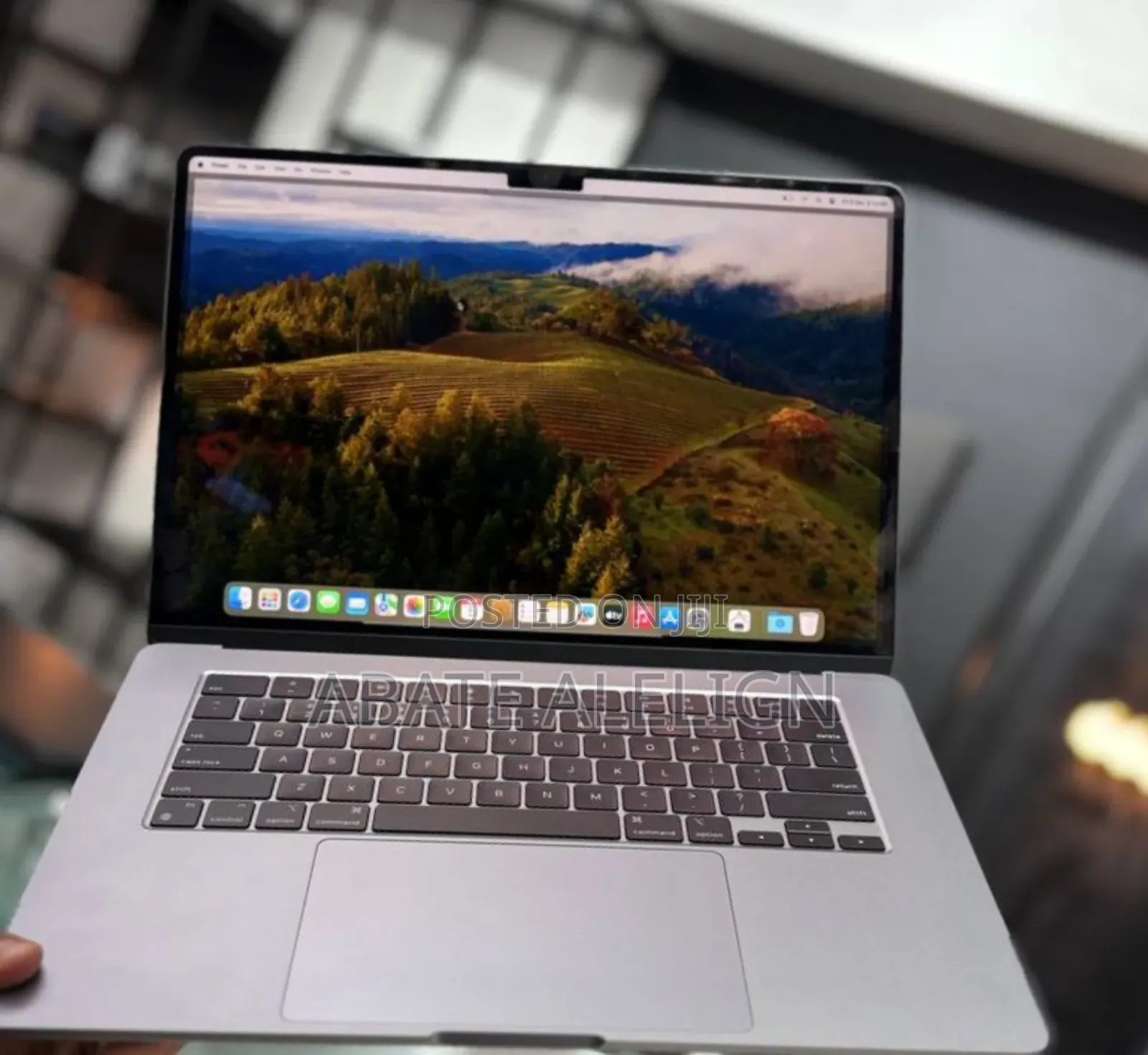 New Laptop Apple MacBook Air 2024 M3 15-inch 16GB Apple M3 SSD 512GB