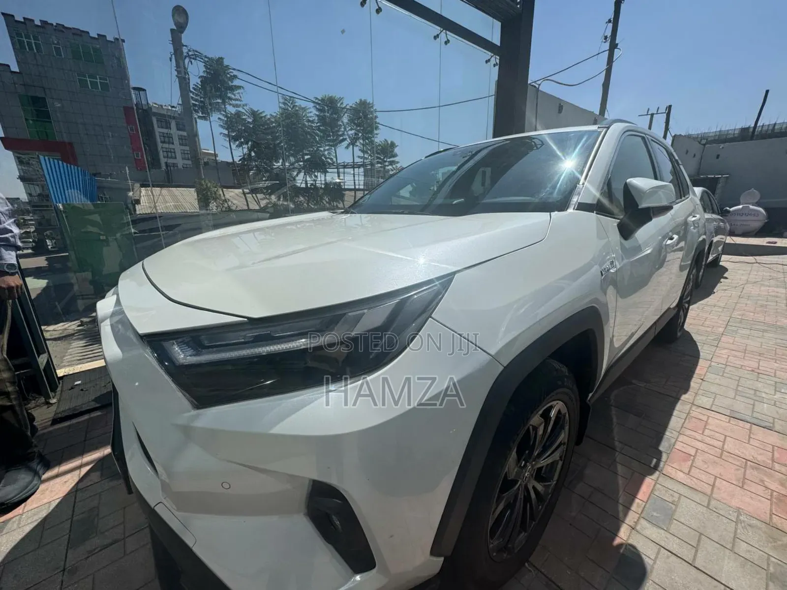 Toyota RAV4 XLE Premium 2022 White