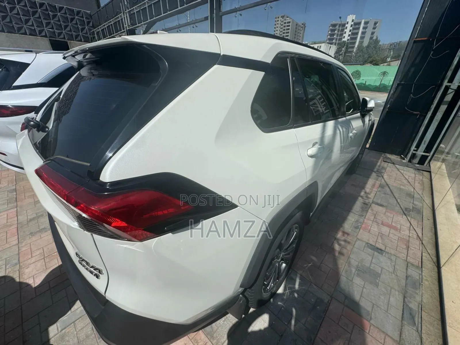 Toyota RAV4 XLE Premium 2022 White
