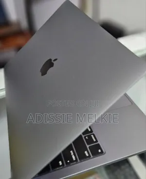 New Laptop Apple MacBook Pro 2017 16GB Intel Core I5 SSD 256GB