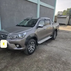 Photo - Toyota Hilux 2018