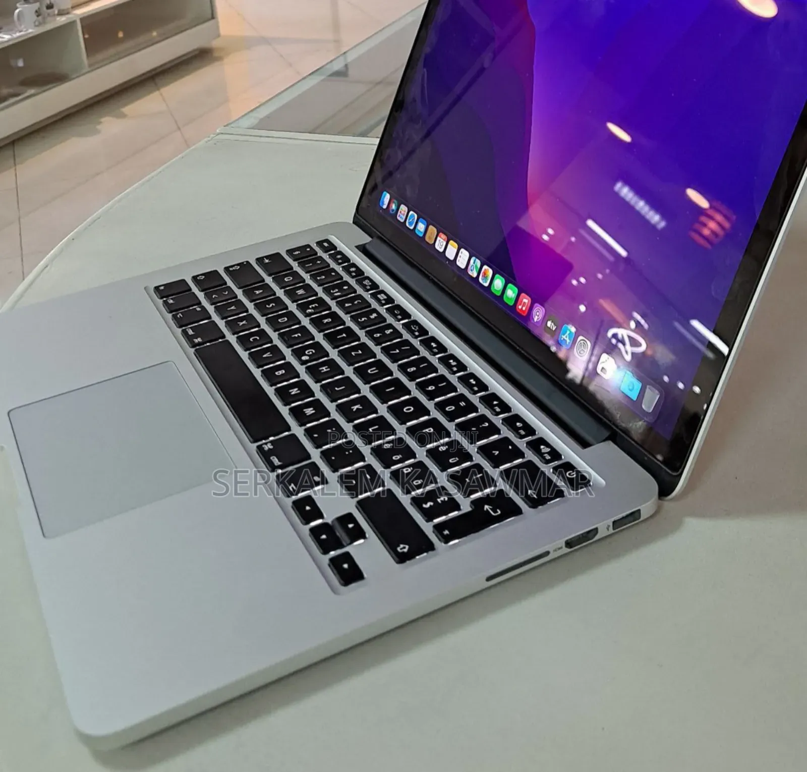 New Laptop Apple MacBook Pro 2015 8GB Intel Core I5 SSD 256GB