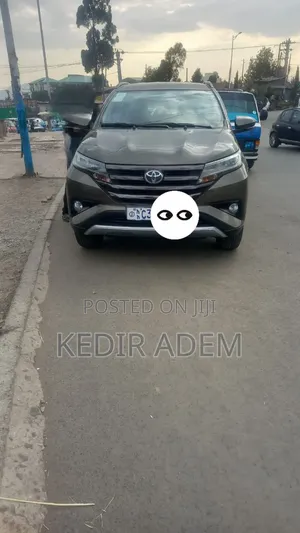 Photo - Toyota Rush 2023 Gray