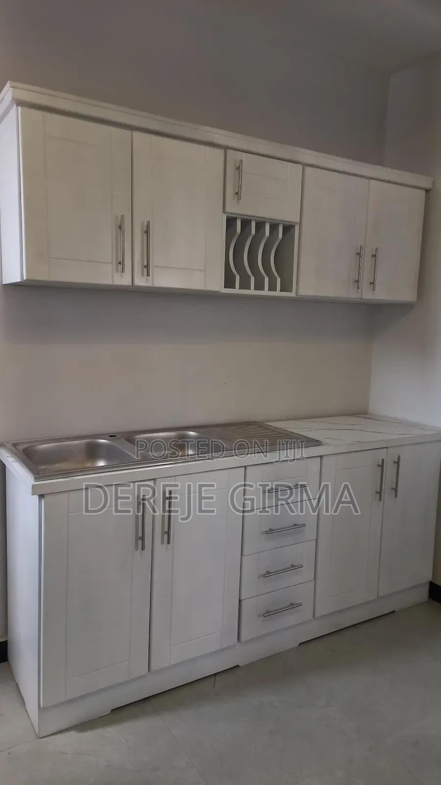 እቃ ማጠቢያ የተገጠመለት 2ሜትር ኪችን ካብኔት ከነተሰቃዩ