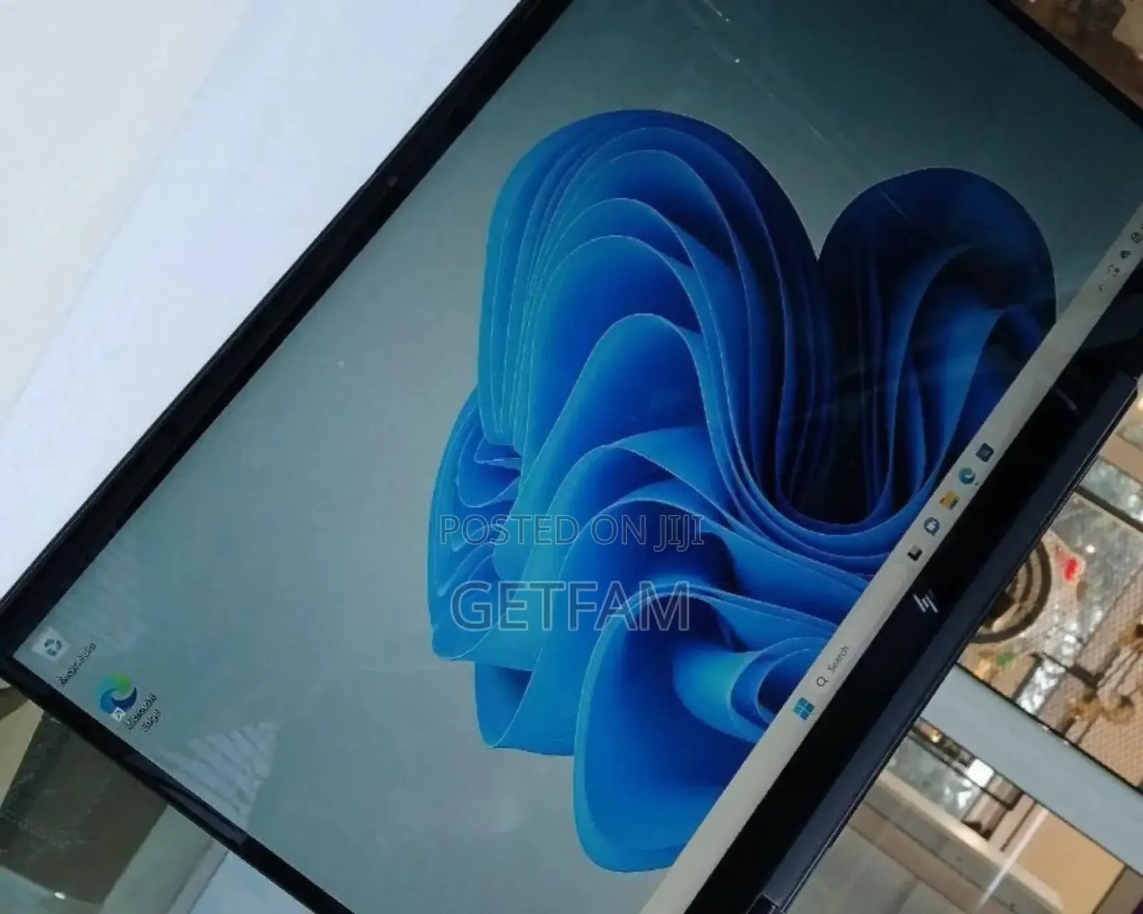 New Laptop HP Envy X360 8GB AMD SSD 512GB