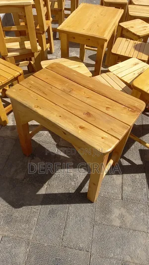 Coffee House Table Cher