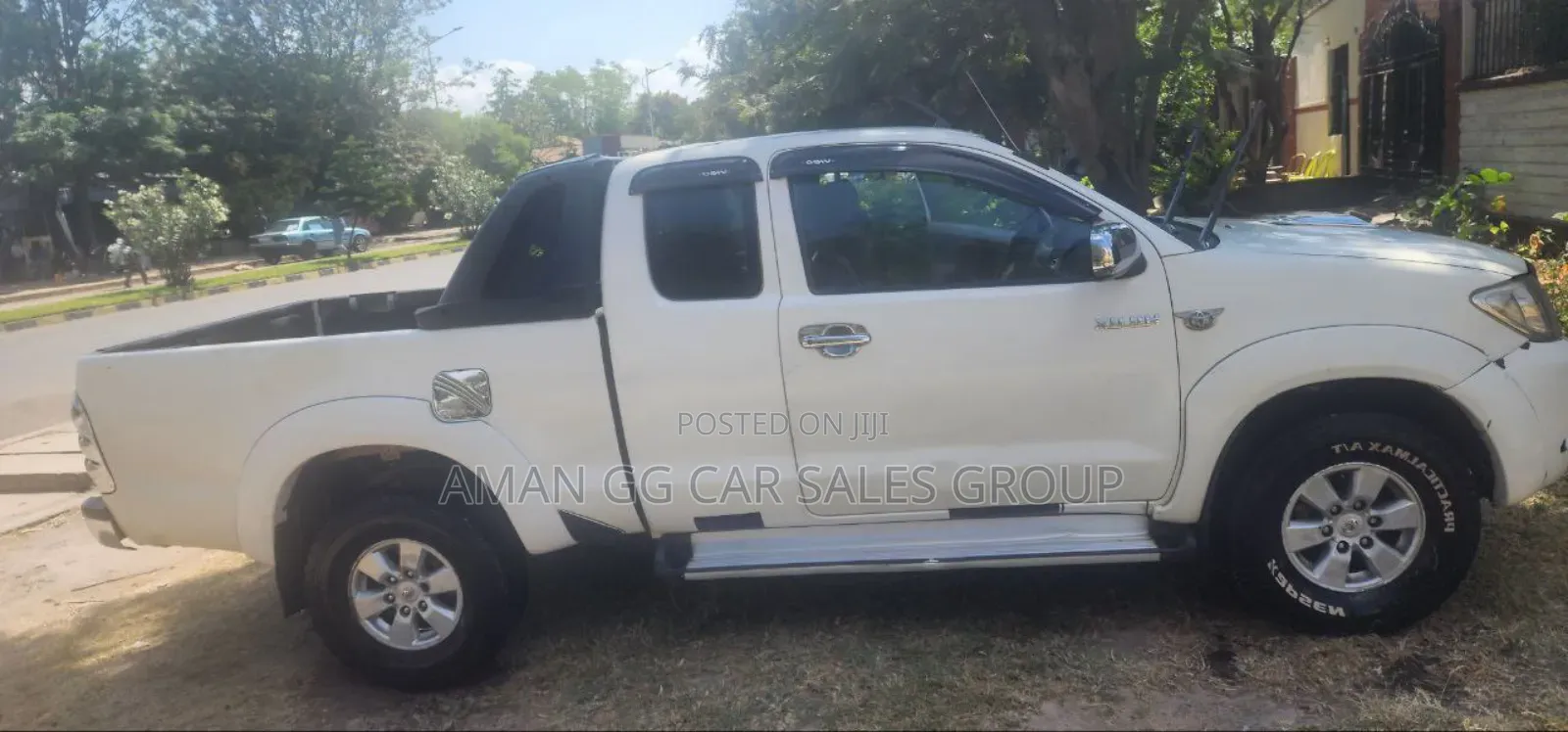 Toyota Hilux 2010 White