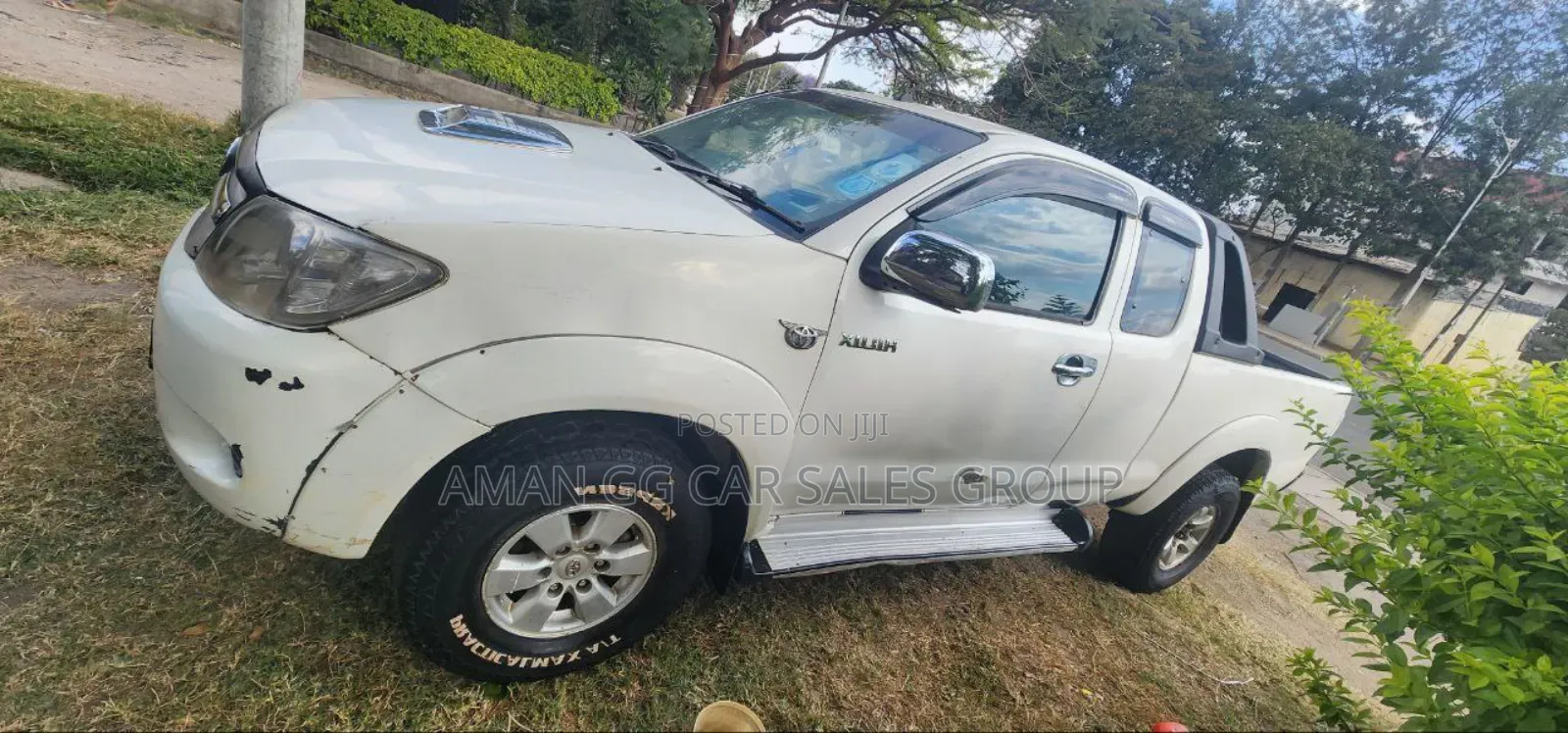 Toyota Hilux 2010 White