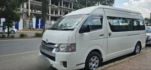 Toyota HiAce 2017 White