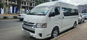 Toyota HiAce 2017 White
