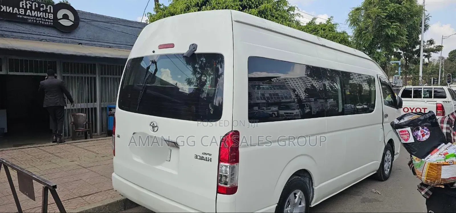 Toyota HiAce 2017 White