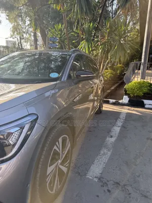 Volkswagen ID.6 2024 Gray