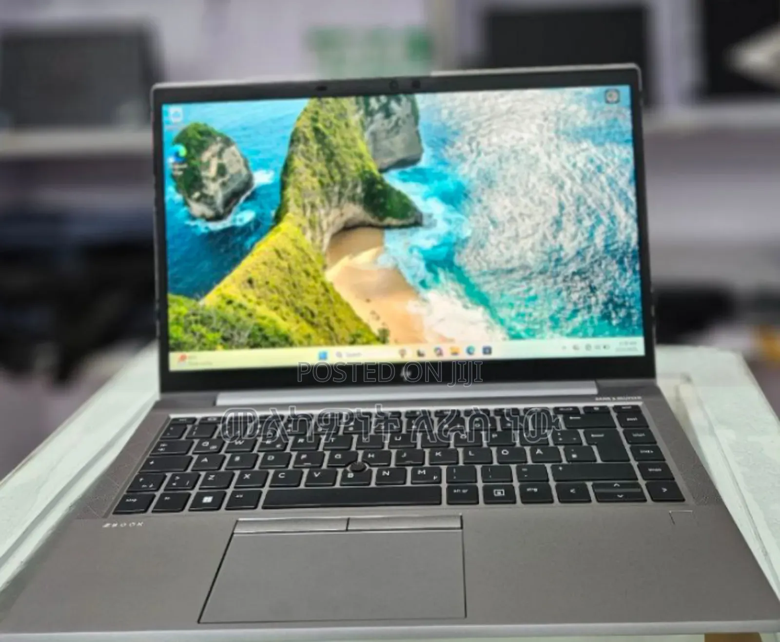 New Laptop HP ZBook Firefly G8 16GB Intel Core I7 SSD 512GB