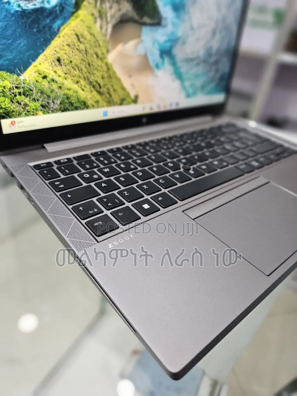 New Laptop HP ZBook Firefly G8 16GB Intel Core I7 SSD 512GB