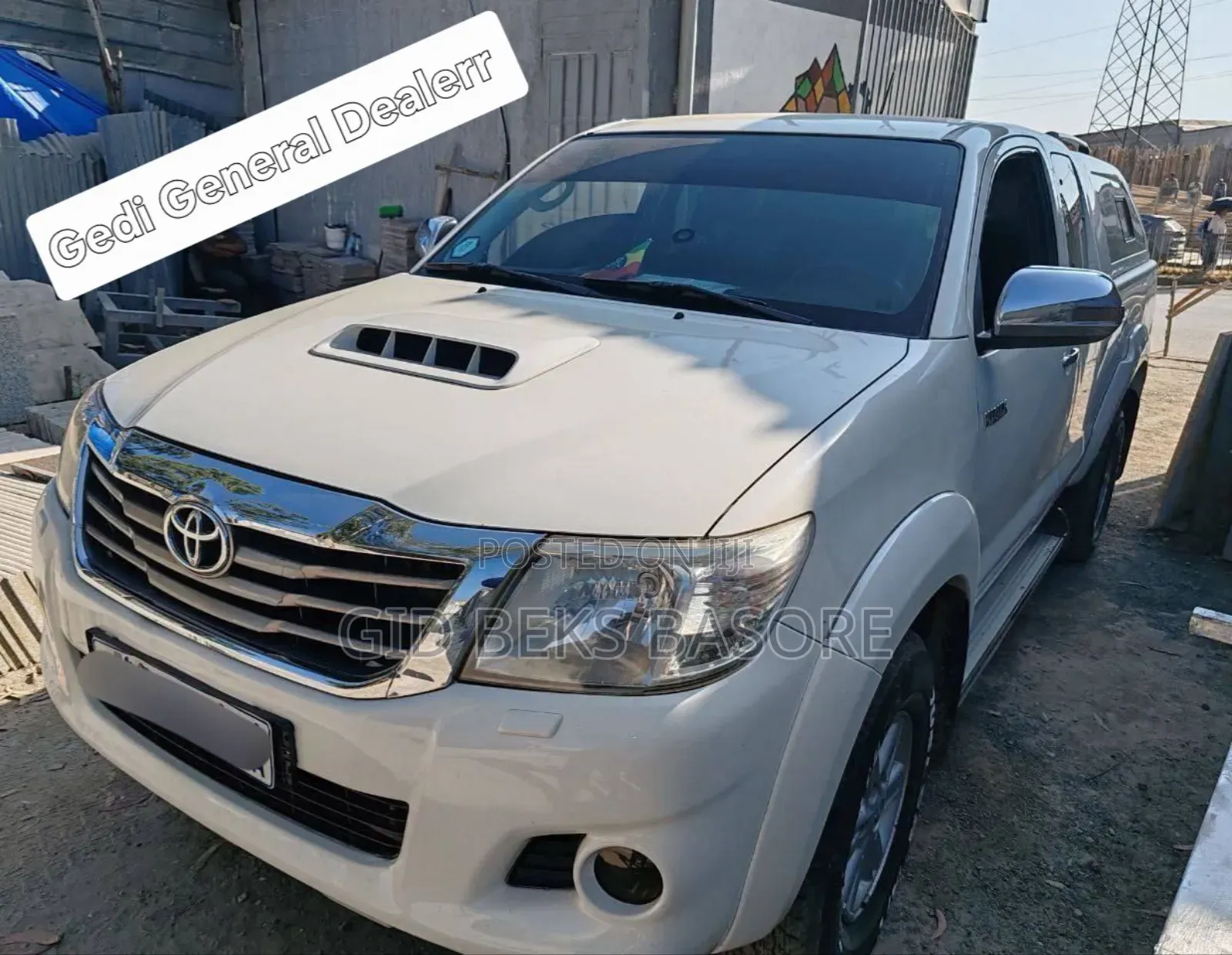 Toyota Hilux 2013 White