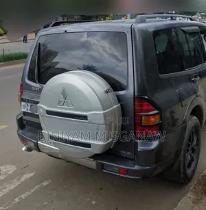 Mitsubishi Pajero 2001 Gray