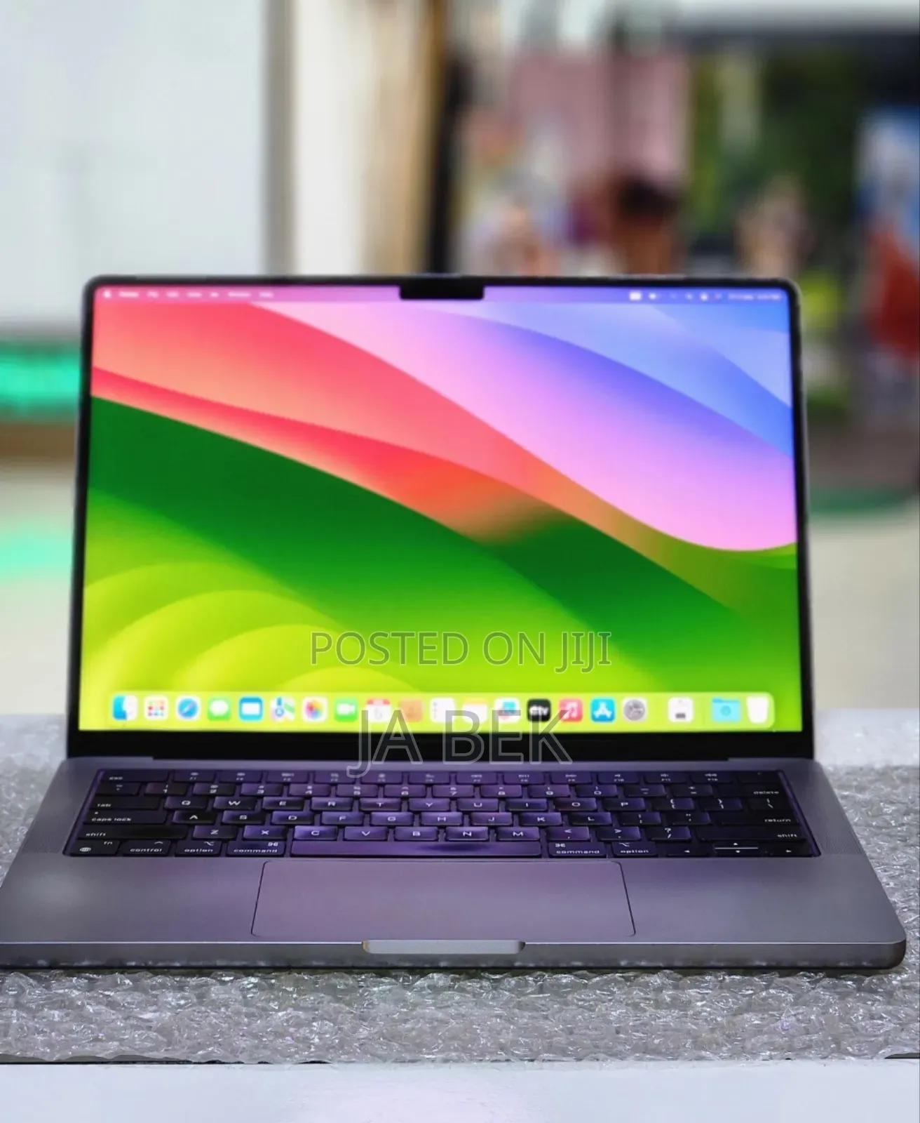 New Laptop Apple MacBook Pro M1 32GB Apple M1 Pro SSD 512GB