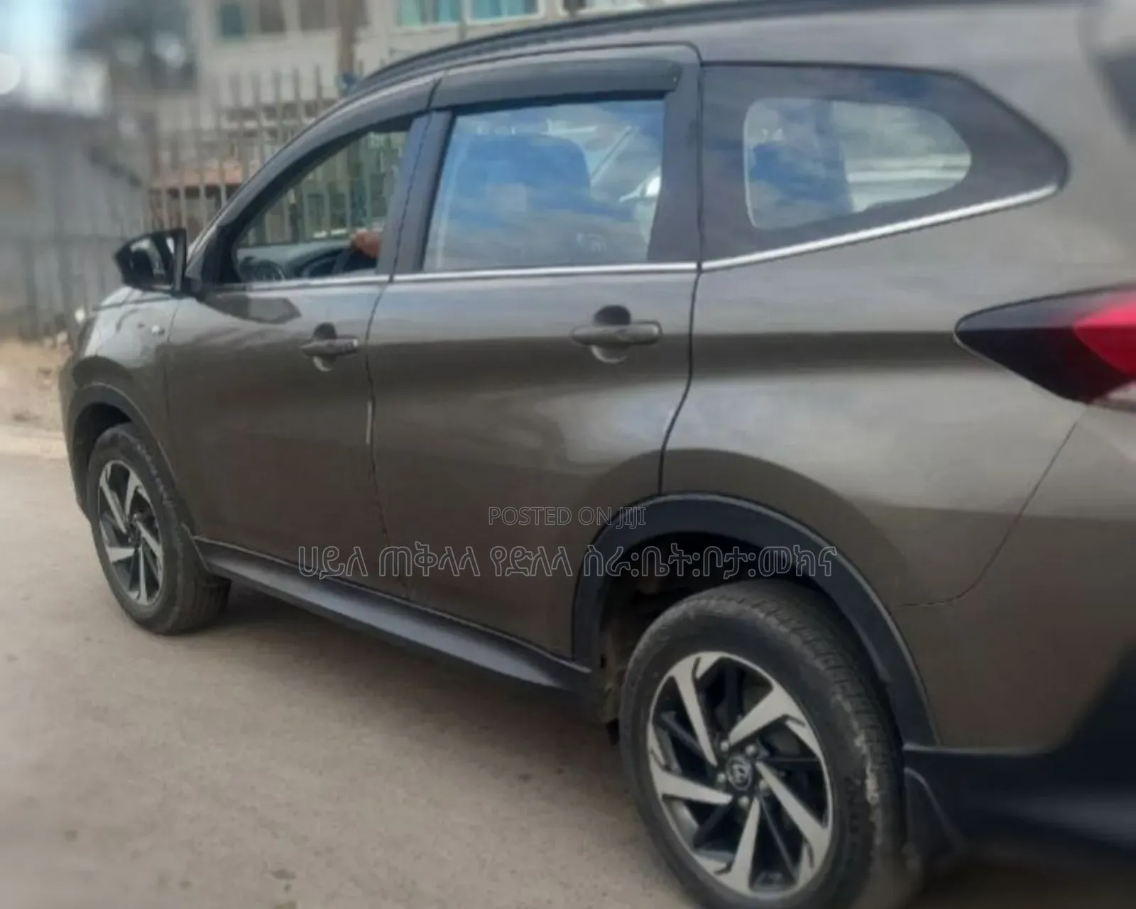 Toyota Rush 2023 Maroon