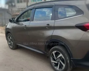 Toyota Rush 2023 Maroon