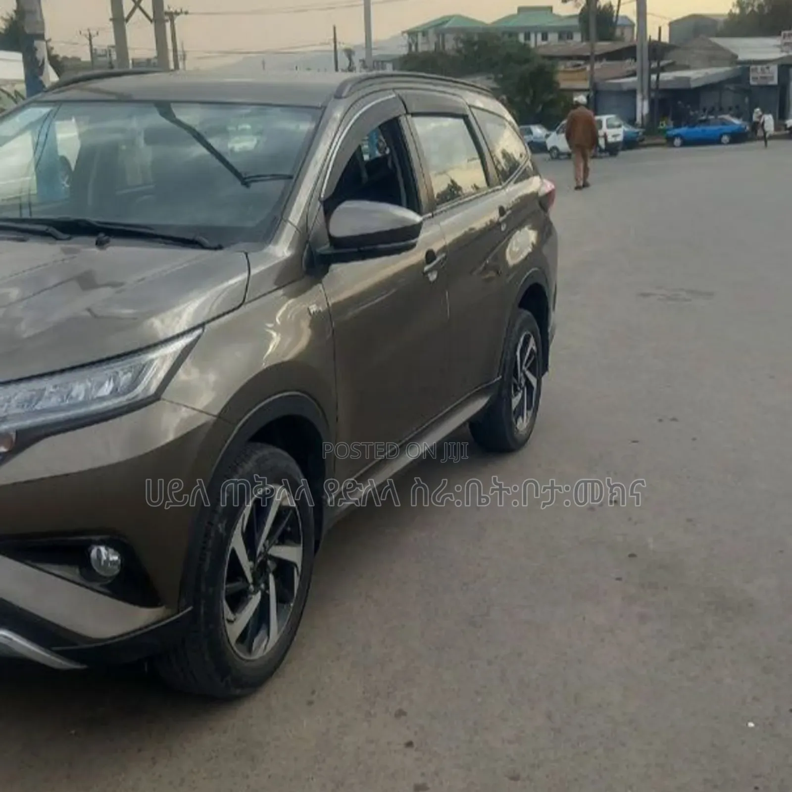 Toyota Rush 2023 Maroon