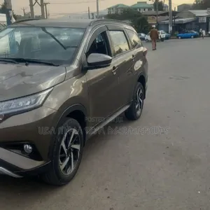 Toyota Rush 2023 Maroon