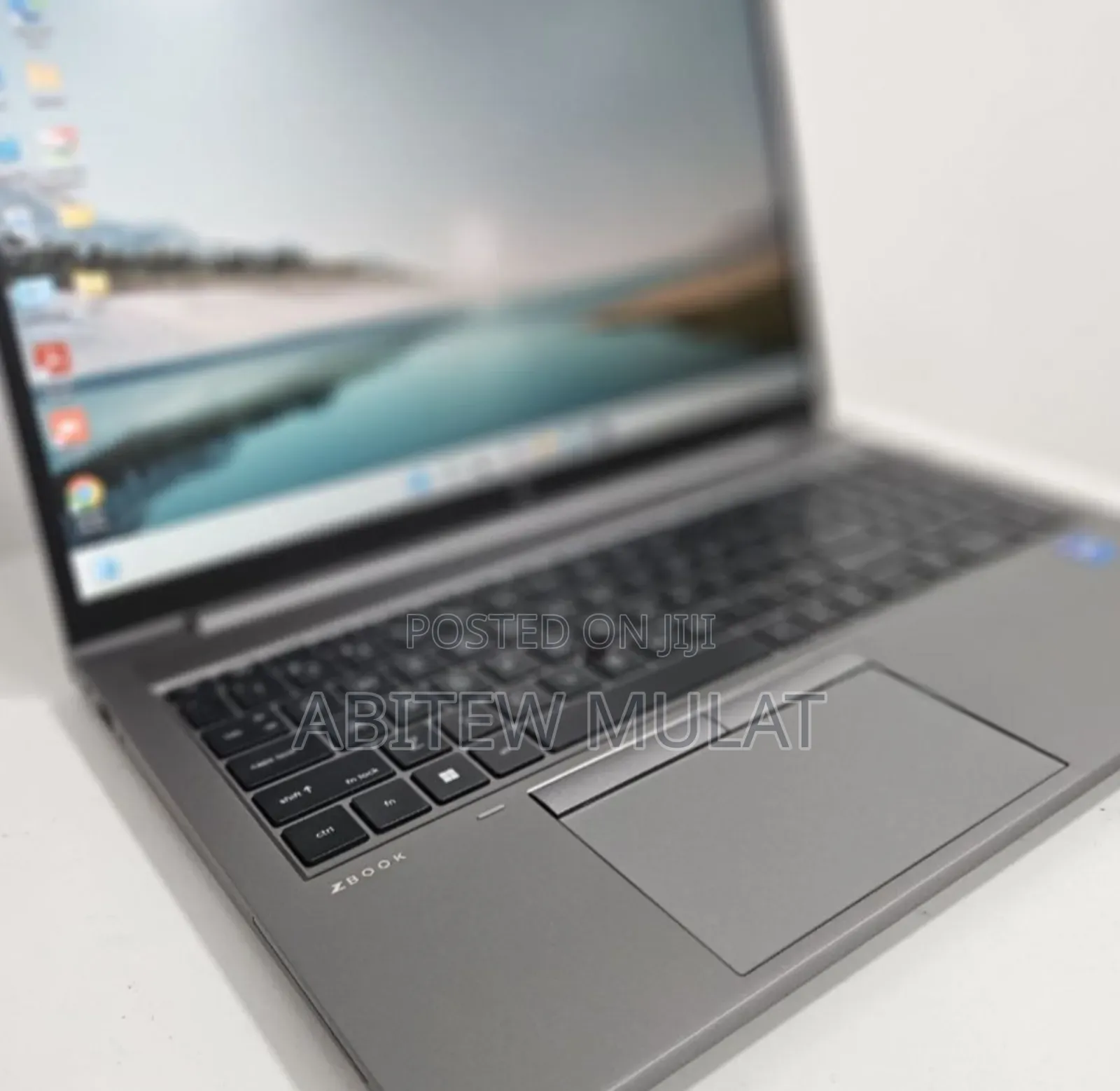 New Laptop HP ZBook Firefly G8 16GB Intel Core I7 SSD 1T