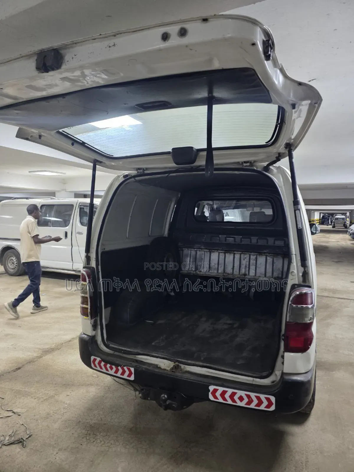 Toyota HiAce 2008 White