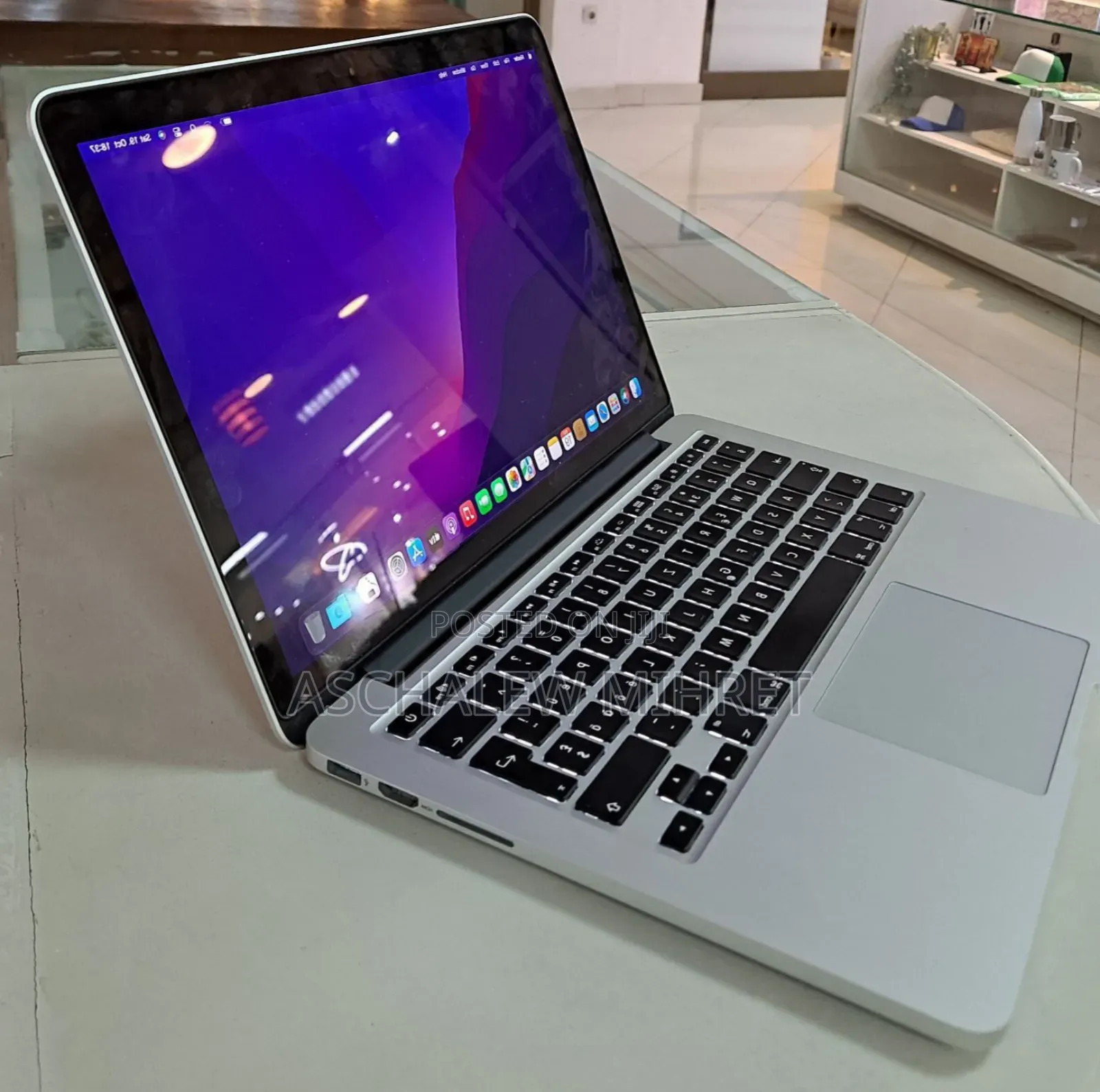 New Laptop Apple MacBook Pro 2015 8GB Intel Core I5 SSD 256GB