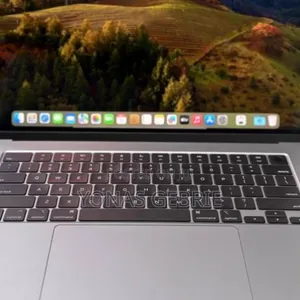 New Laptop Apple MacBook Air 2024 M3 13-Inch 8GB Apple M3 SSD 256GB