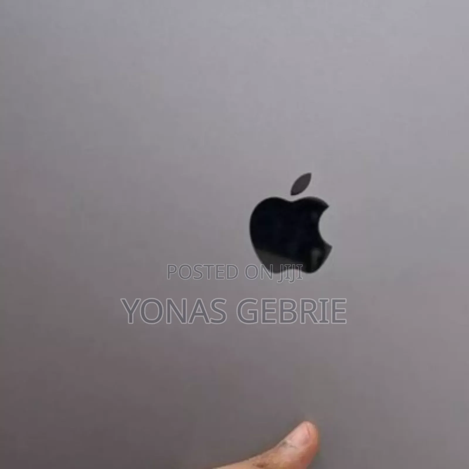 New Laptop Apple MacBook Air 2024 M3 13-Inch 8GB Apple M3 SSD 256GB