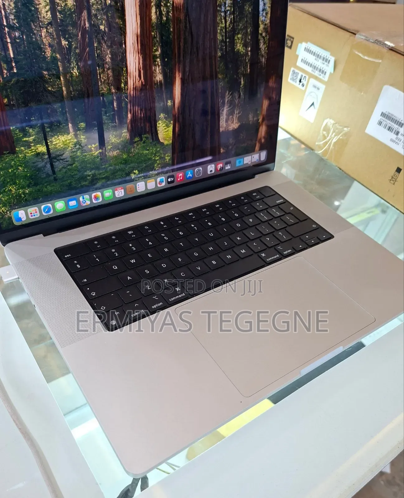 New Laptop Apple MacBook 16GB AMD Ryzen 7 SSD 4T