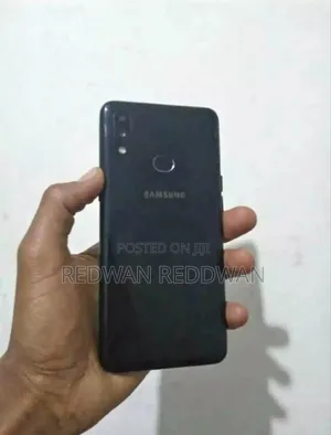Photo - Samsung Galaxy A10s 32 GB Black